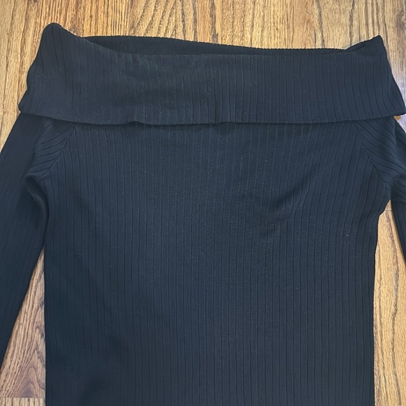 H&M Off The Shoulder Ripped Sweater Top - Picture 3 of 4